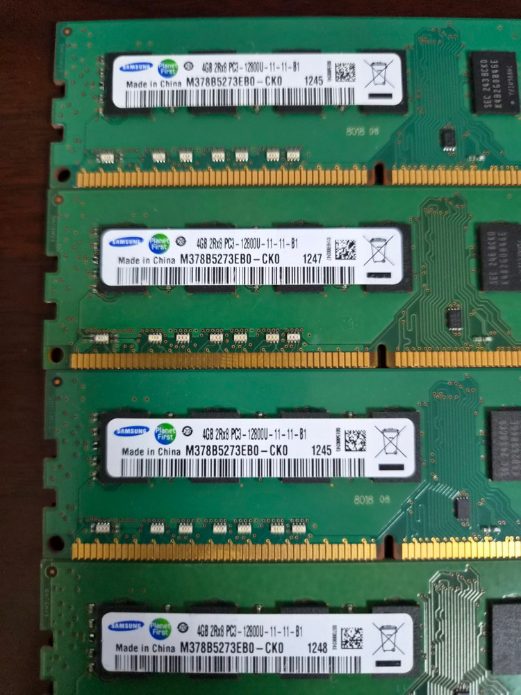 삼성 DDR3 4GB PC3-12800U 2Rx8 4개 팝니다. 이미지