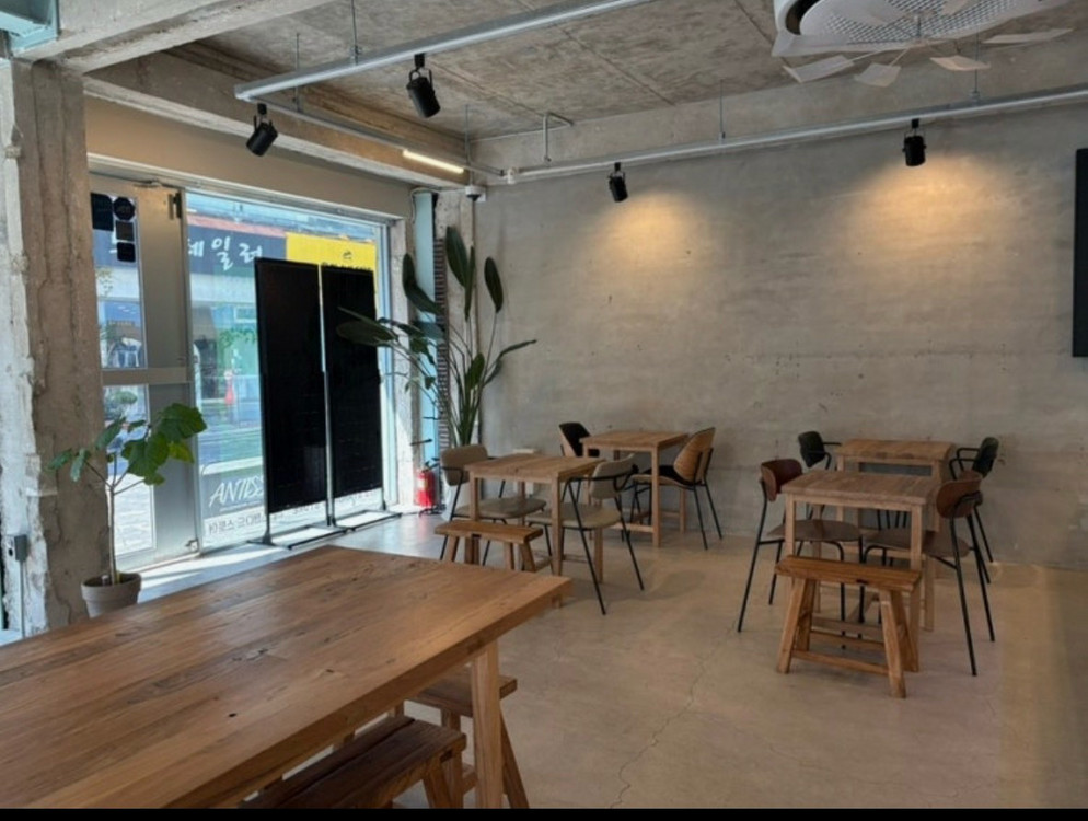 매장정리) 느릅나무 고목재 테이블 스툴 식탁 인테리어 이미지