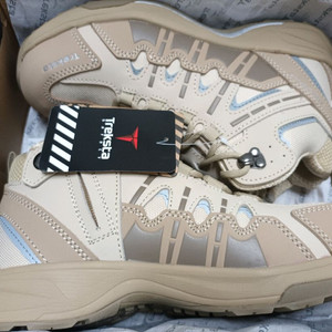 LP-251B 트렉스타 안전화 260 미끄럼방지 초경량 새제품 이미지