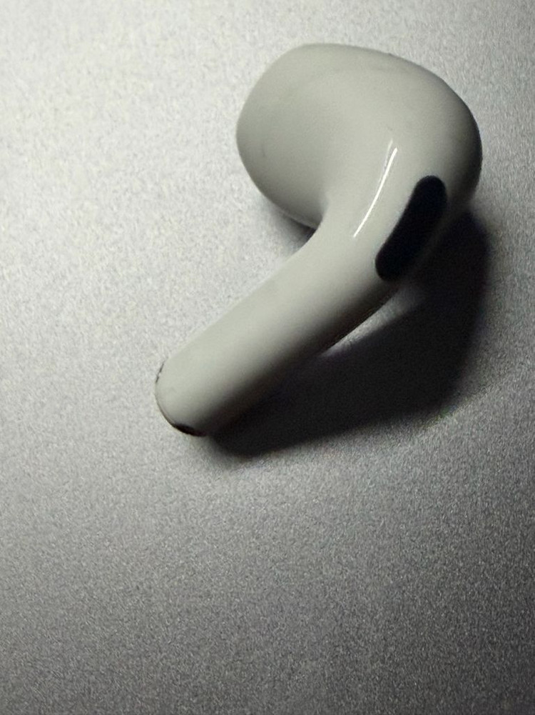 에어팟 4세대 노이즈캔슬링 이미지