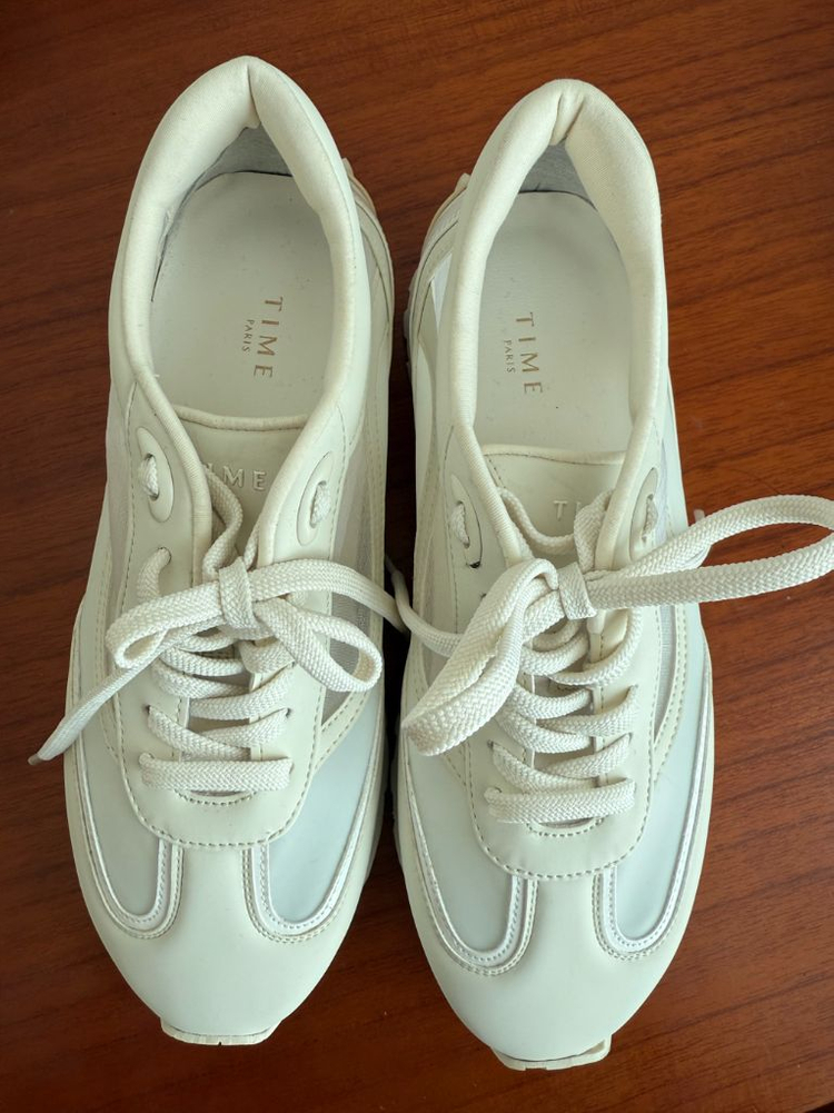 타임 플로우 스니커즈오프화이트 색상 235 이미지