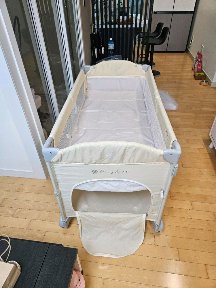 몽슈레 루나크립 아기침대 이미지