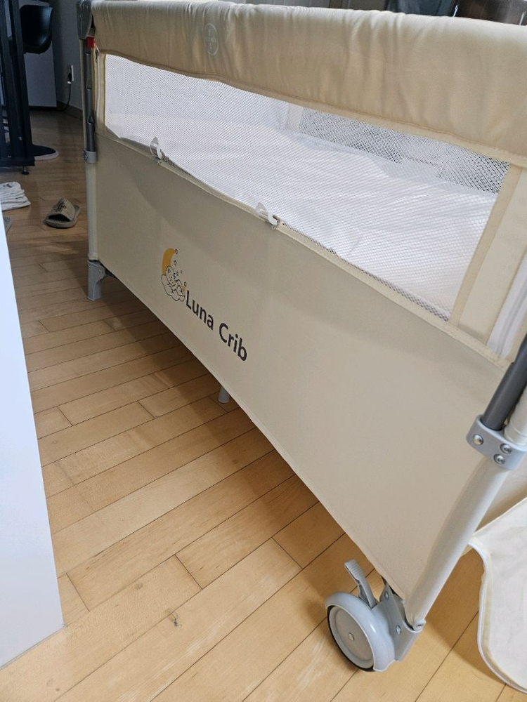 몽슈레 루나크립 아기침대 이미지