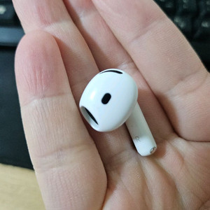 에어팟 4세대 오른쪽 노캔x 이미지