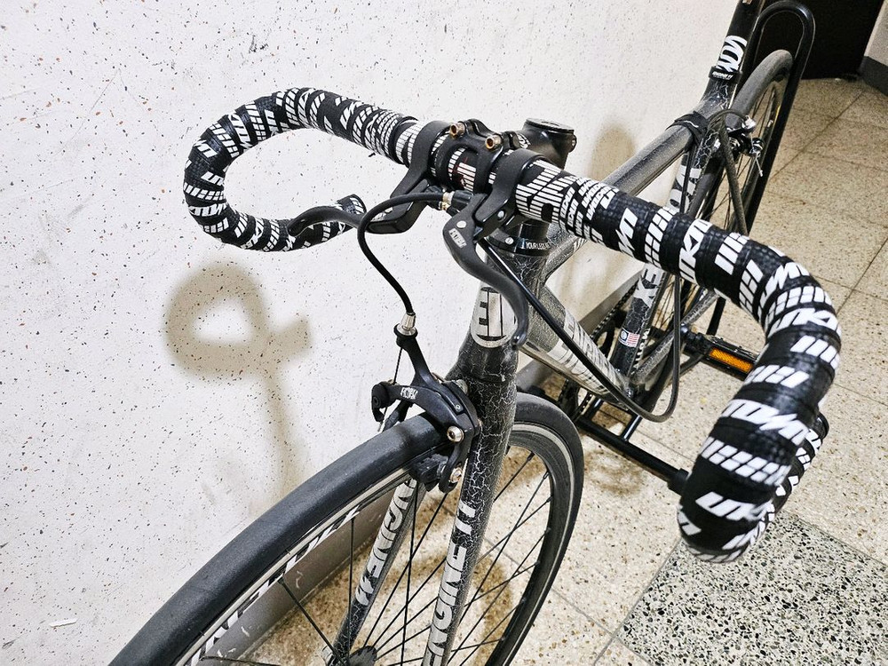 엔진11 볼텍스 블랙썬더 픽시 자전거 팝니다 이미지