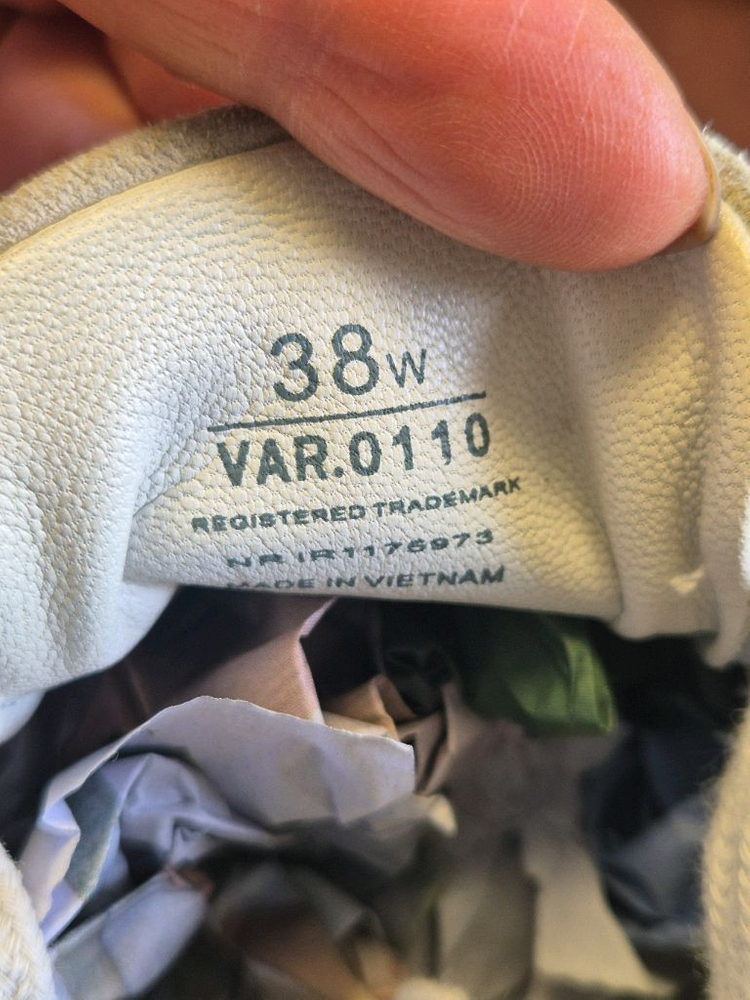 실착용3회 240-245(38) 정품 프리미아타 샤키화이트 유니섹스 이미지