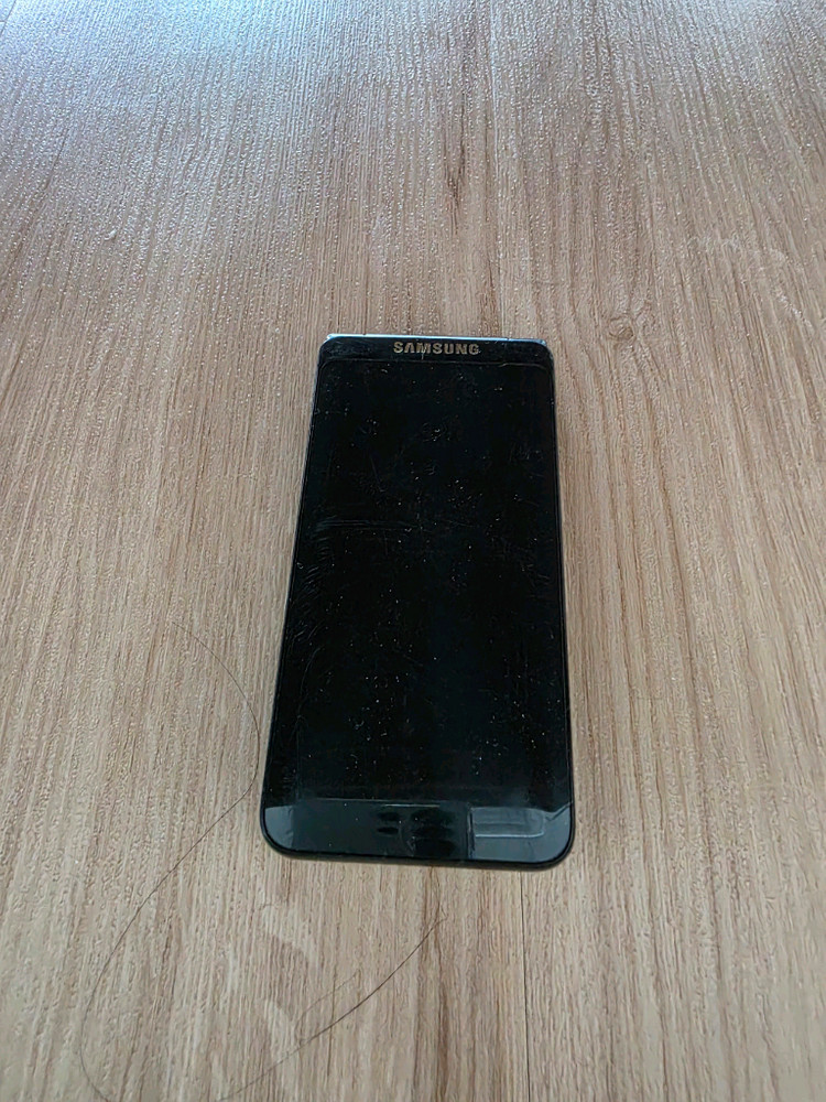 삼성 정품 폴더폰 SM-G160N 블랙 색상 이미지