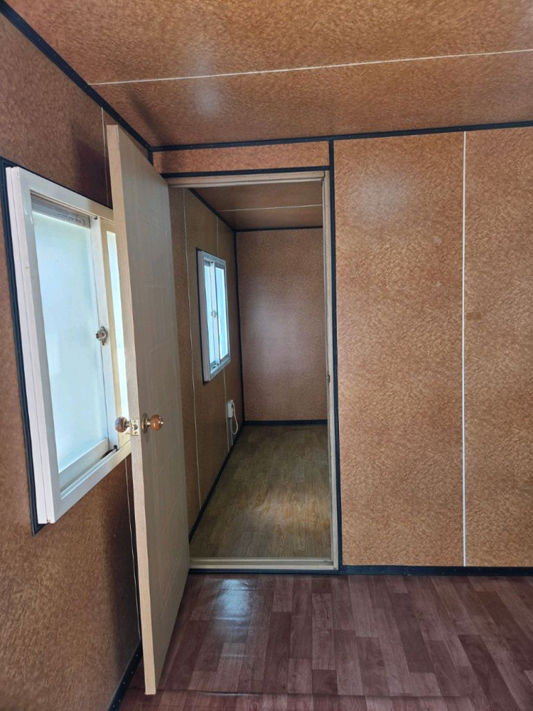 3x6. 칸막이된 이중창. 온돌난방컨테이너 이미지