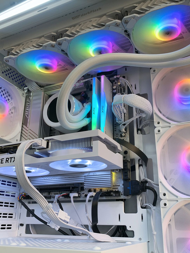 초특가본체! 14400F RTX5060Ti 8G 인기구성 고사양게이밍 컴퓨터 데스크탑 이미지