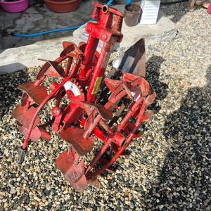 아세아 관리기용 쟁기와 철바퀴 팝니다. 이미지