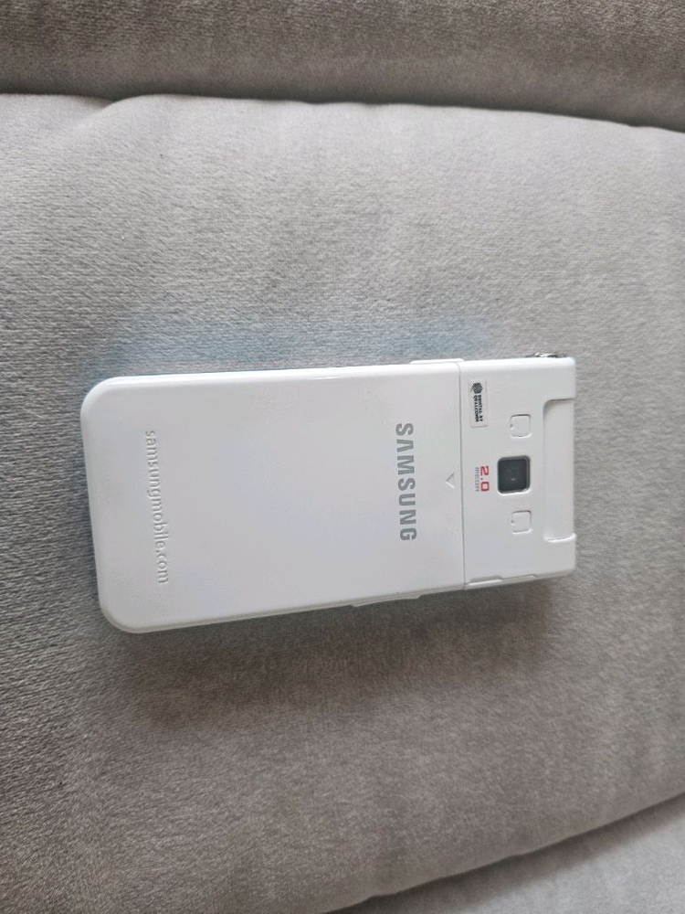 LGT 매직홀폰 신품급 s급 수집용 소장용폰 이미지