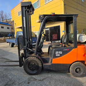LPG 지게차 2.5톤 3단 두산 중고지게차 1000만원 이미지