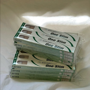 치과용 칫솔 12개묶음 이미지