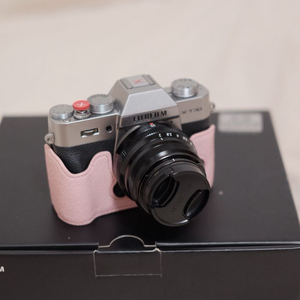 후지필름 X-T30 실버 + XF 35mm F2 + 핑크 가죽케이스 풀세트 이미지