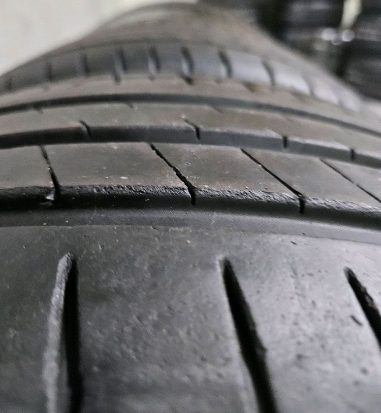 245 35 20 / 275 30 20 #2453520 #2753020 미쉐린 차량 한대분 이미지