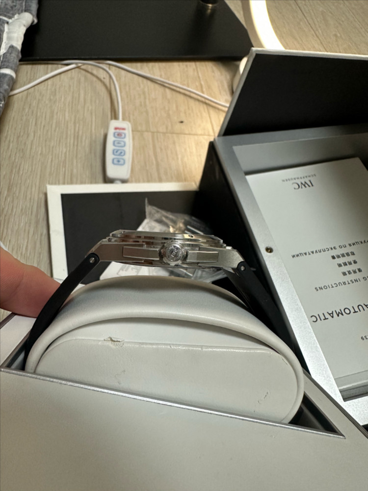 iwc 인제니어 흰판 구형 이미지