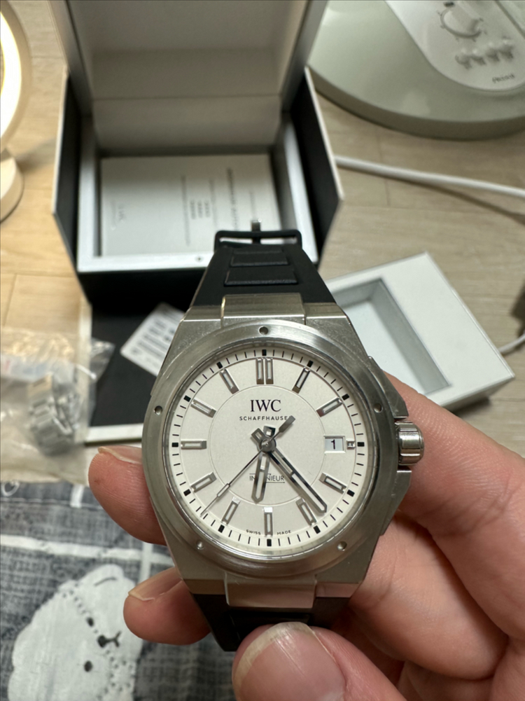 iwc 인제니어 흰판 구형 이미지