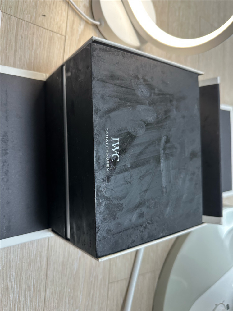 iwc 인제니어 흰판 구형 이미지