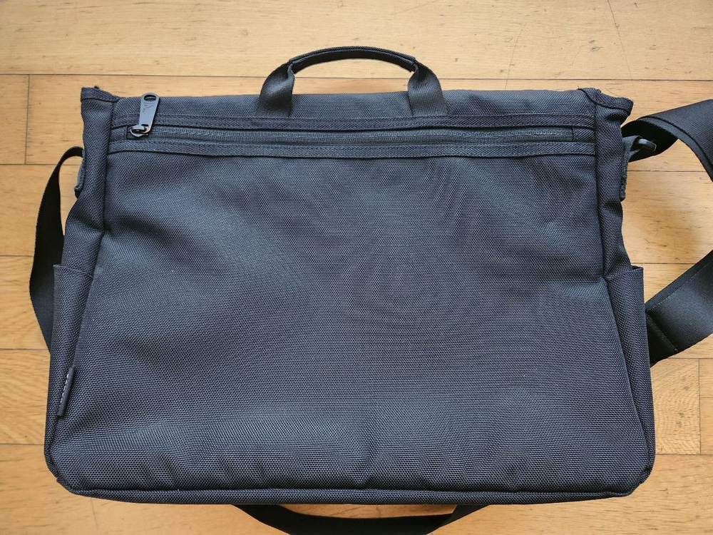 캉골 블랙 메신저백 이미지