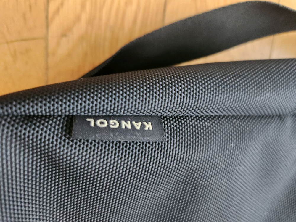 캉골 블랙 메신저백 이미지