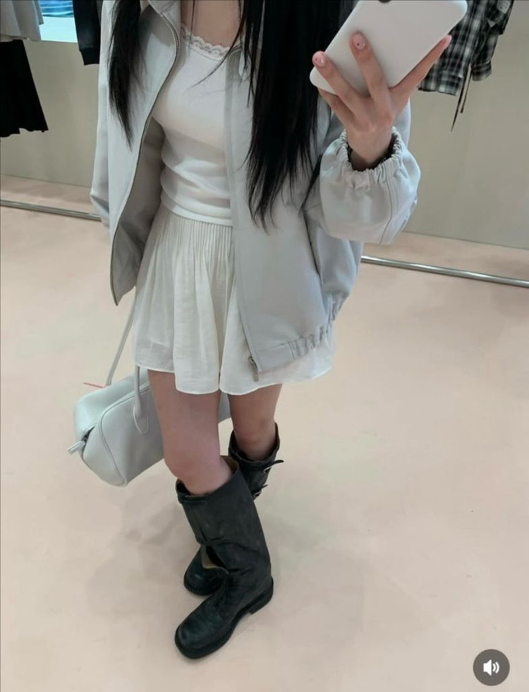 릴리코츠 니아 슬리브리스 아이보리 이미지