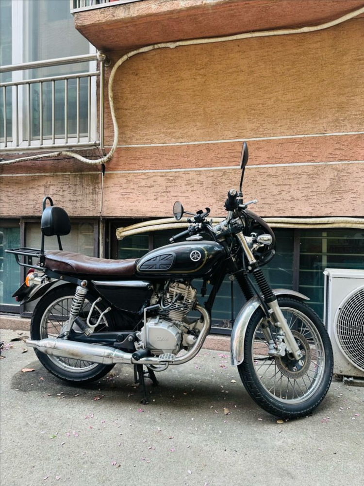 sym 울프 125 레전드 이미지