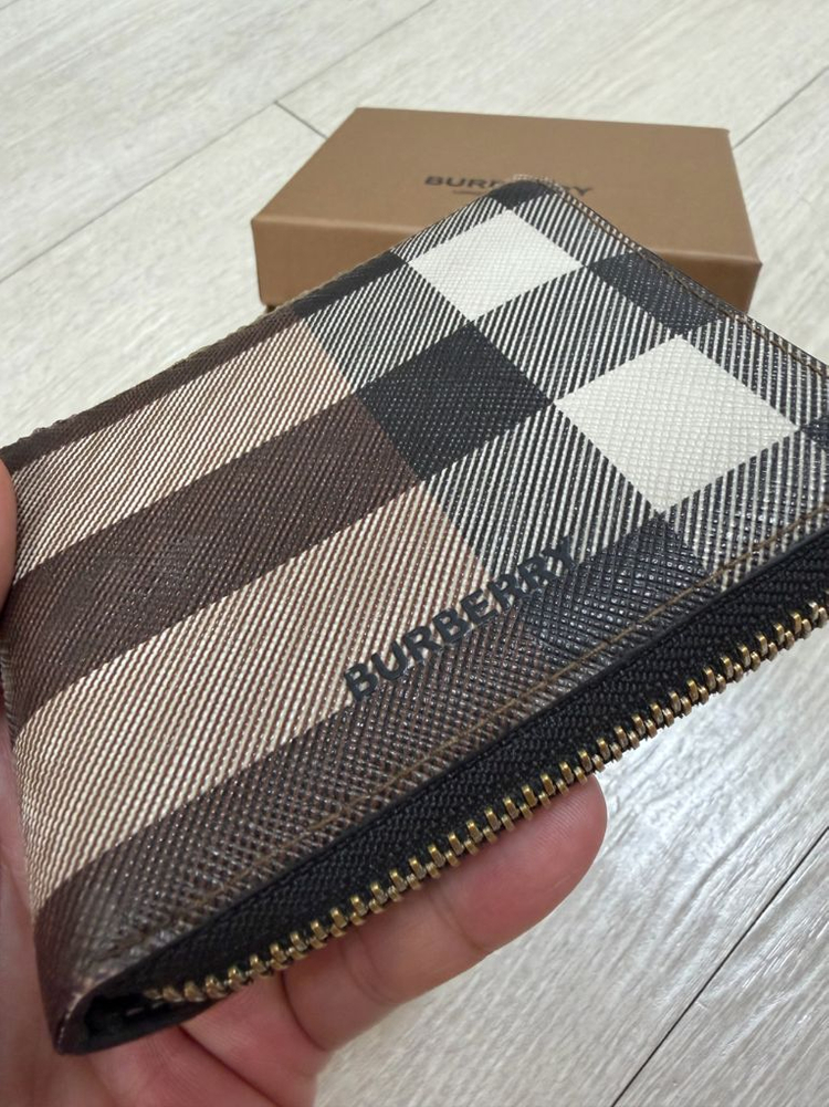 버버리 체크 지퍼 반지갑 (정품) 남녀공용 60만짜리~ 이미지