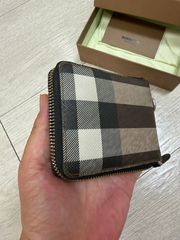 버버리 체크 지퍼 반지갑 (정품) 남녀공용 60만짜리~ 이미지