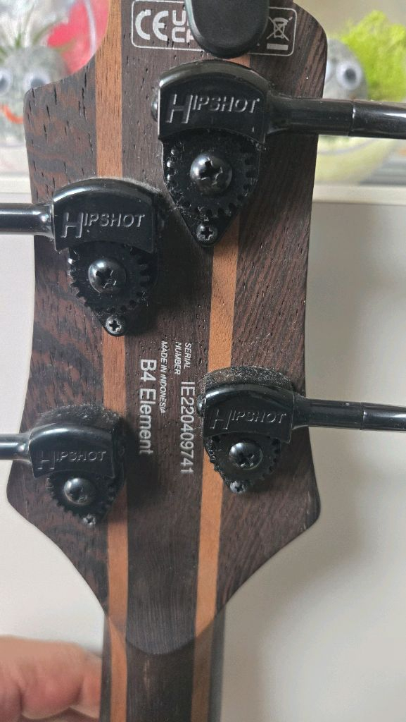 일렉트릭 베이스기타 이미지