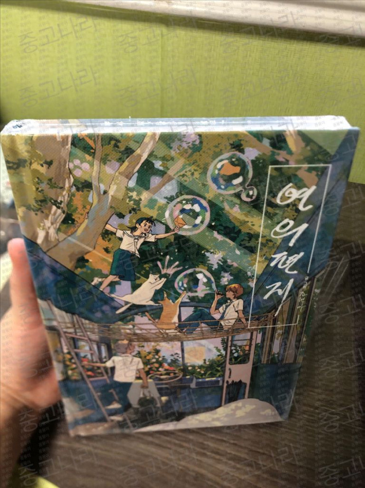 연의 편지 초판본, 양장본, 0번째 편지, 유리컵(찻잔) 이미지