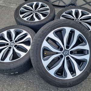 SM6 18인치 2454518 휠타이어 팝니다 이미지