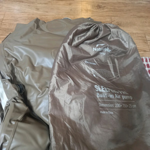 네이처하이크 2인용. 에어매트 택포4만원에. 판매 이미지