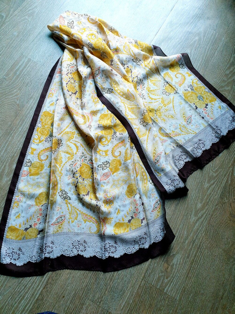 화려한 페이즐리(Paisley)와 플라워 패턴이 돋보이는 실크 롱스카프 머플러 목도리 벨트 지갑 모자 이미지