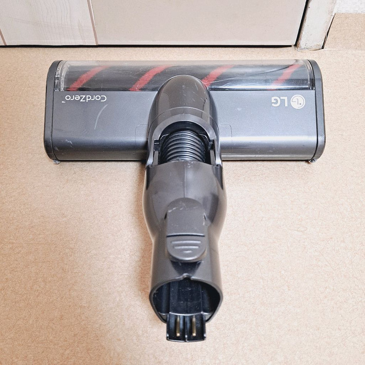 LG 코드제로 A9 무선청소기 모터헤드 소프트 브러쉬 파워드라이브 흡입구 이미지