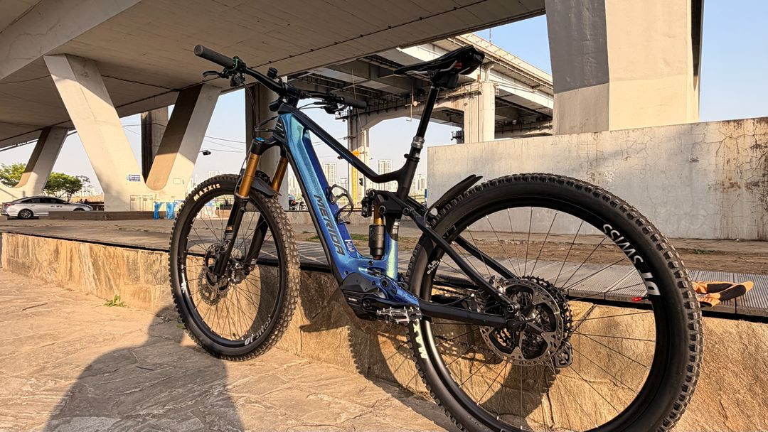 전기 MTB 자전거 이미지