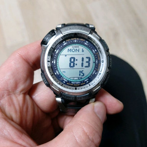 카시오 프로트렉 터프솔라 전자시계 이미지