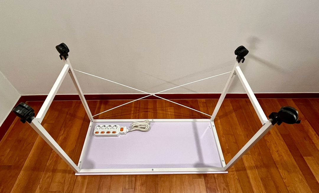 책상 1000x400mm(메이플) 멀티탭 4구 장착, 책상다리 바퀴 롤러 장착(고정가능) 이미지