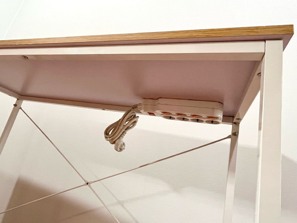 책상 1000x400mm(메이플) 멀티탭 4구 장착, 책상다리 바퀴 롤러 장착(고정가능) 이미지