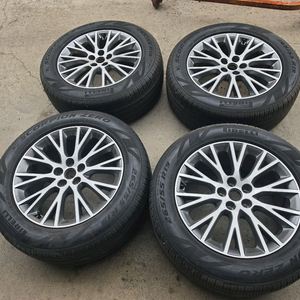 제네시스 순정 19인치 휠 타이어 GV80 19인치 이미지