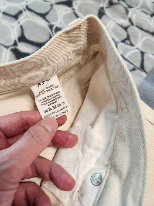 아페쎄 마틴진 크림 컬러 32사이즈 팝니다 a.p.c. martin ecru 이미지
