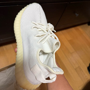 이지부스트350 v2 크림/트리플화이트 이미지