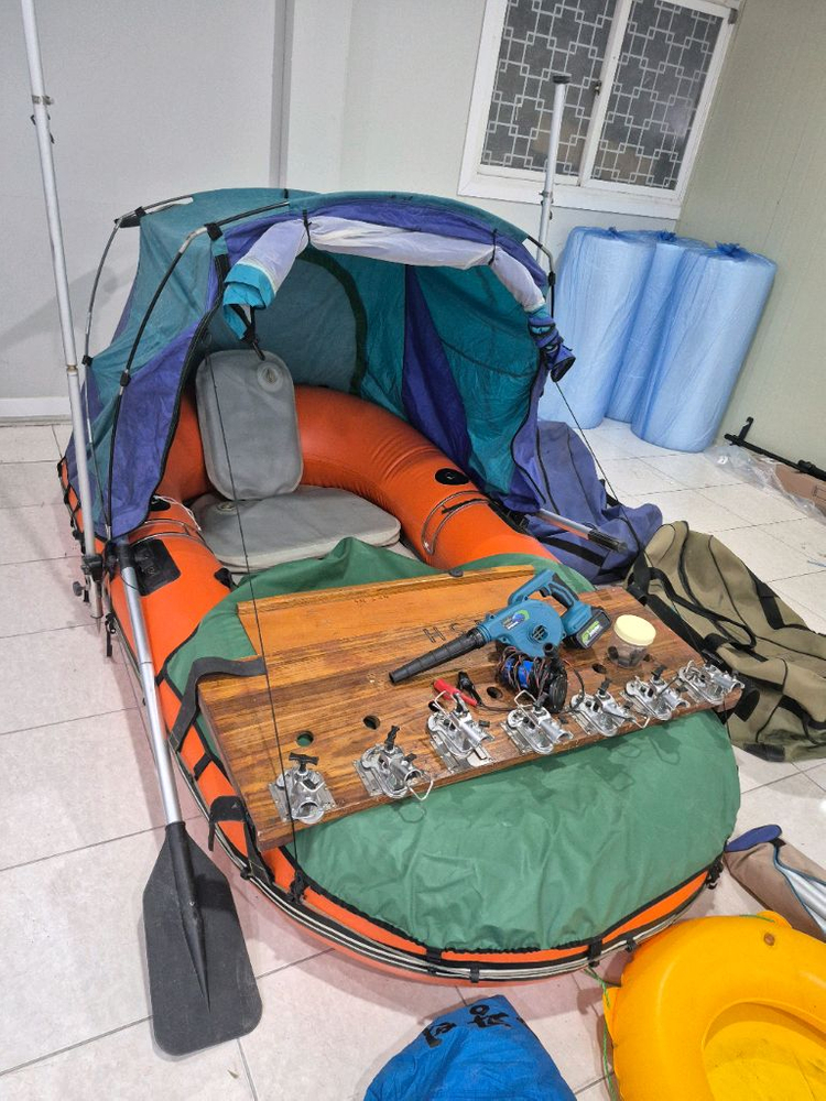 광덕 붕어 낚시 보트 풀세트 밥상 받침틀 가이드모터 배터리 사진에 있는거 모두 드림 이미지