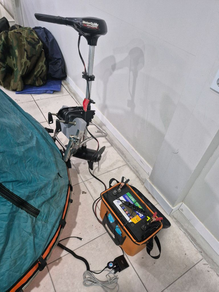 광덕 붕어 낚시 보트 풀세트 밥상 받침틀 가이드모터 배터리 사진에 있는거 모두 드림 이미지