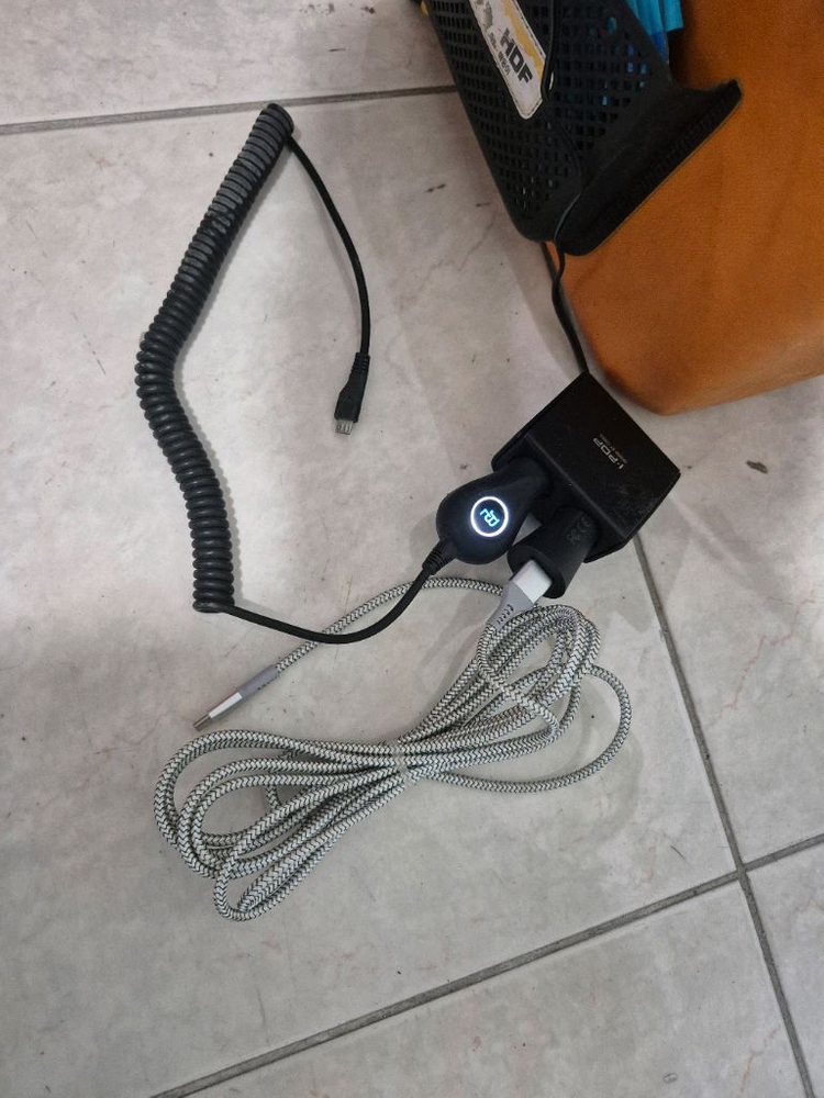 광덕 붕어 낚시 보트 풀세트 밥상 받침틀 가이드모터 배터리 사진에 있는거 모두 드림 이미지