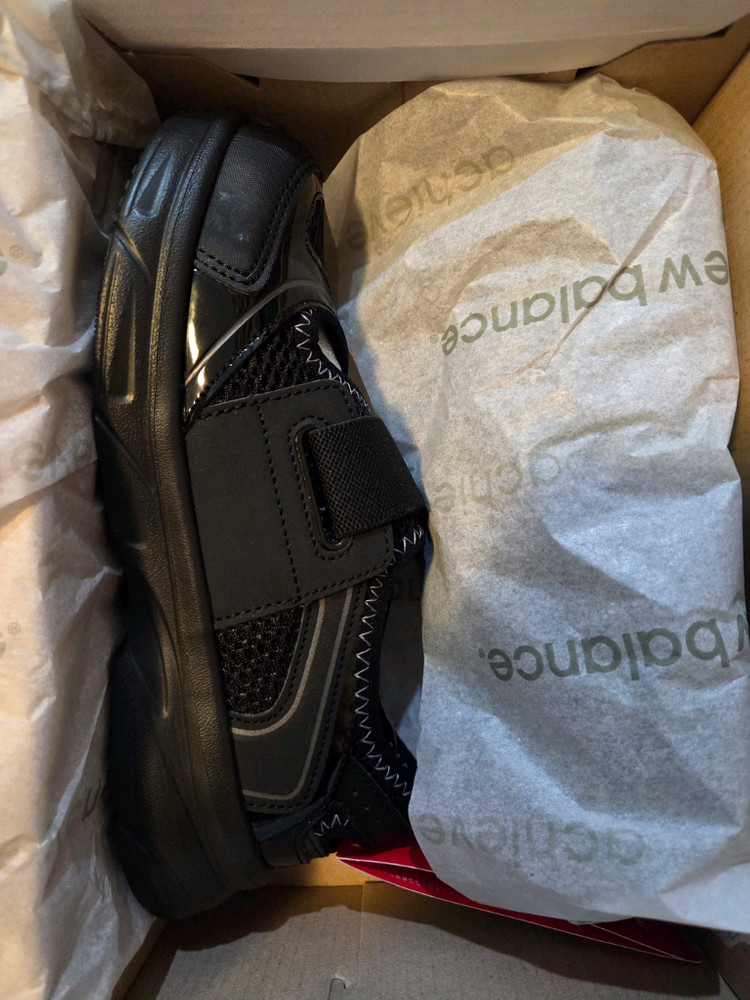 뉴발란스 프리들x 블랙 220 이미지