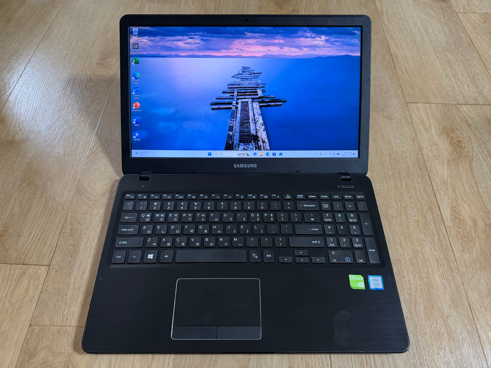 삼성 노트북 부품용 i7, 외장지포스탑재 램16기가 정상부팅 제품 싸게 15만원 판매 이미지