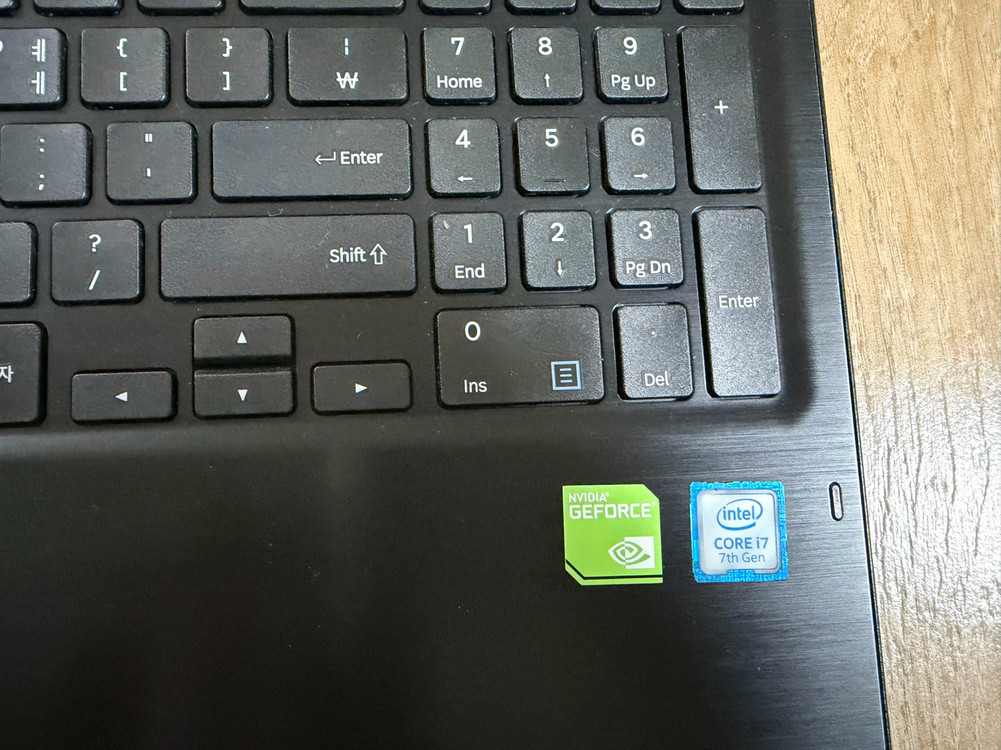 삼성 노트북 부품용 i7, 외장지포스탑재 램16기가 정상부팅 제품 싸게 15만원 판매 이미지