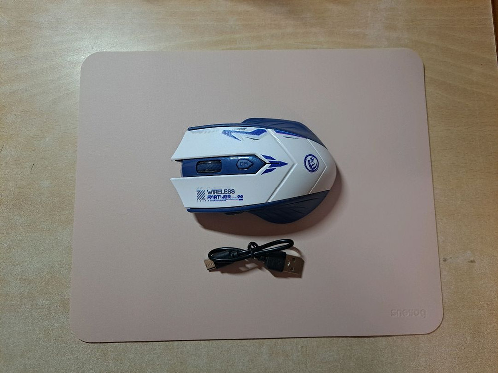 무선마우스 마우스패드 이미지