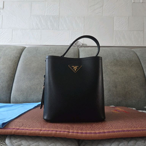 사피아노 레더 버킷백 이미지