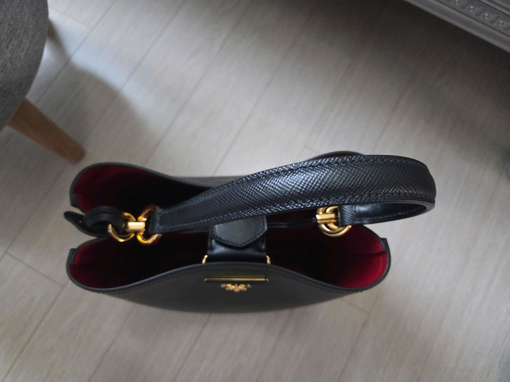 사피아노 레더 버킷백 이미지